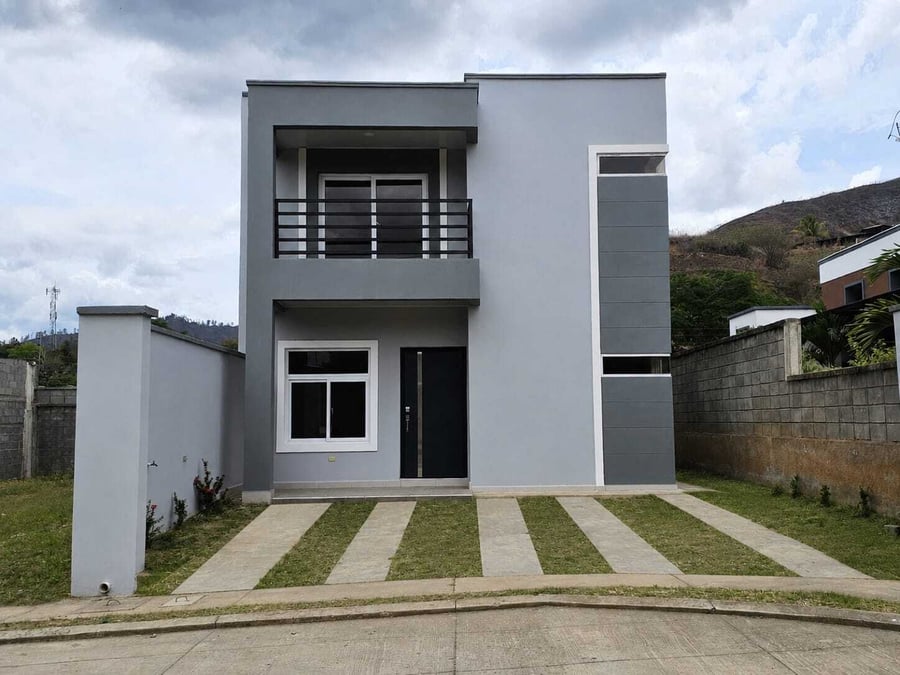 CASA DE 2 PLANTAS 